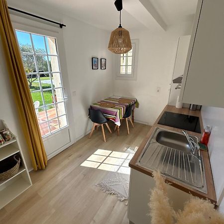 Studio En Provence Avec Piscine La Barben Exteriör bild
